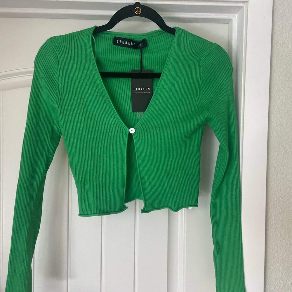 nwt lioness green front bottom top